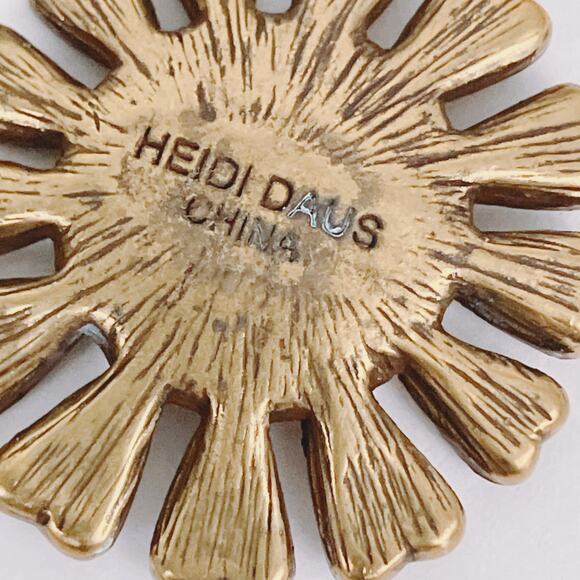 Vintage Signed Heidi Daus Blue Crystal Bird Clip On Earrings Faux Pearl READ - Picture 9 of 12